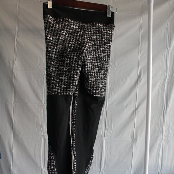 Nike Women's Pro Hyperwarm Training Tights (NWOT) - Picture 6 of 7